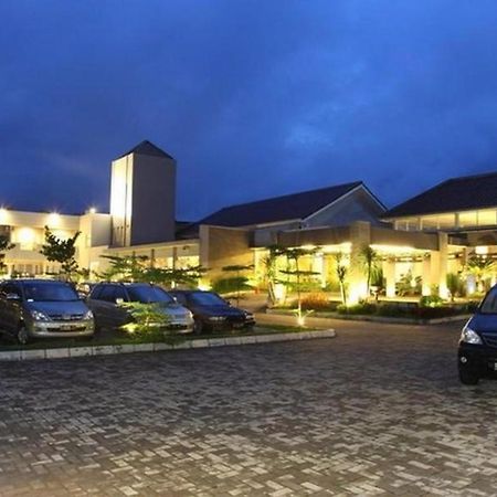 Green Valley Resort Purwokerto Ngoại thất bức ảnh